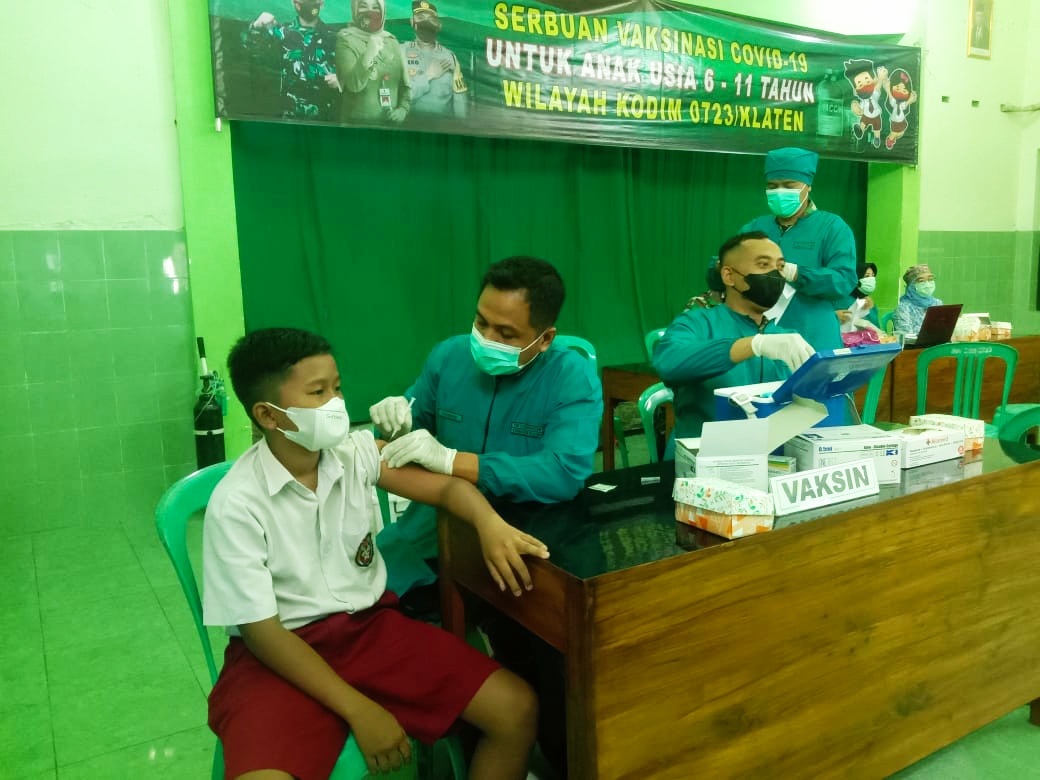 Vaksinasi anak di markas Kodim Klaten