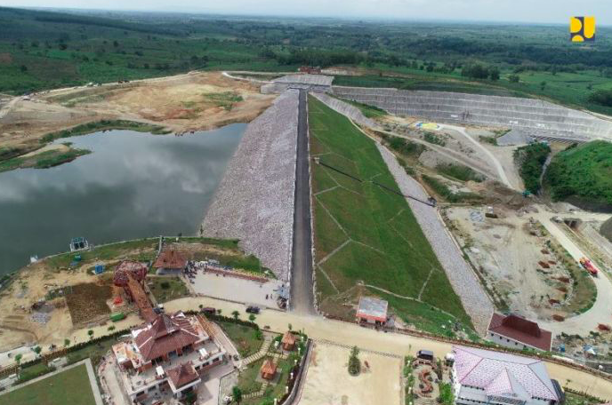 Pembangunan Bendungan Randugunting di Blora, Jawa Tengah lebih cepat 10 bulan dari kontrak dan siap diresmikan Januari 2022.