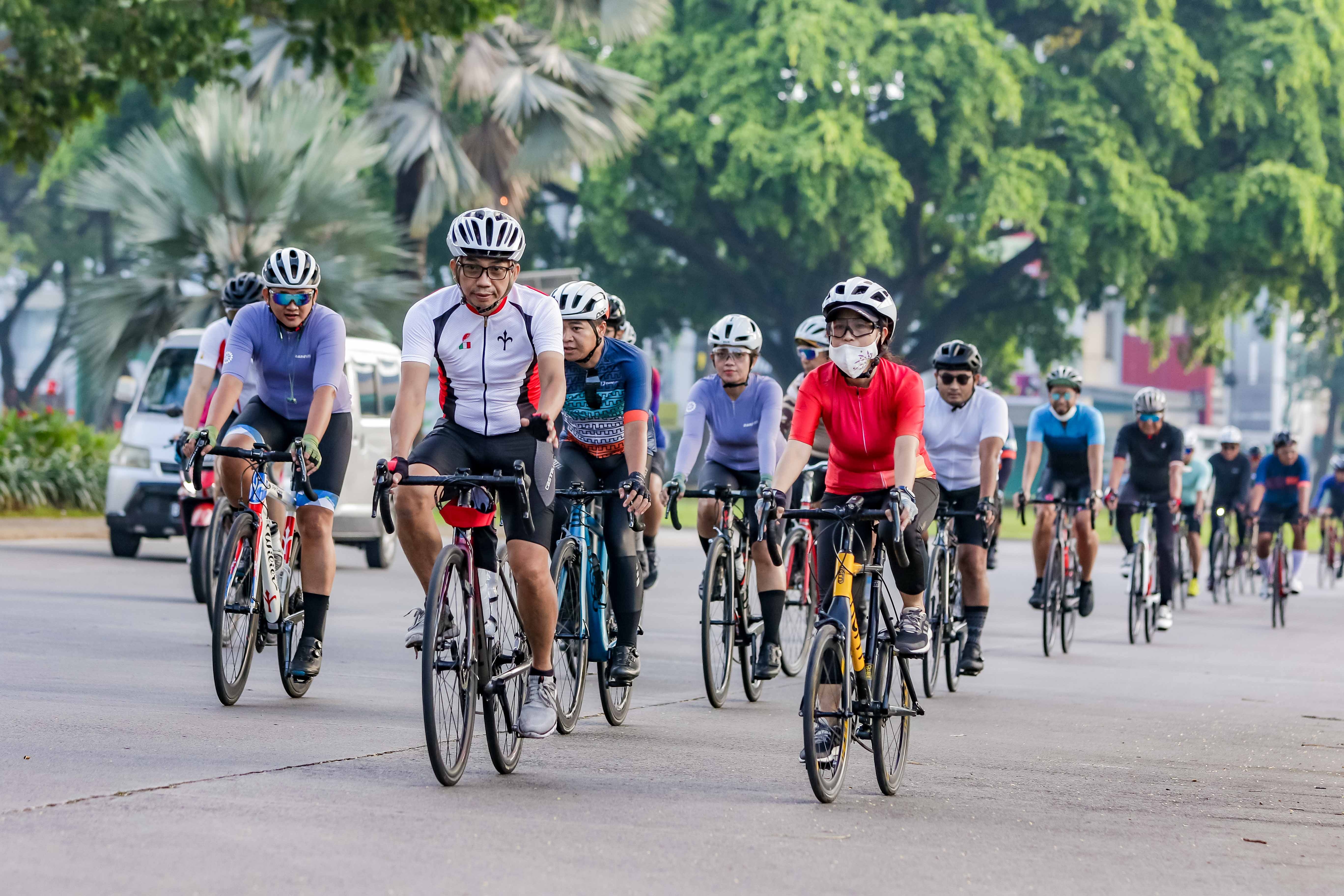 FRG Cycling Gelar Gowes Bareng Luncurkan Jersey Baru  