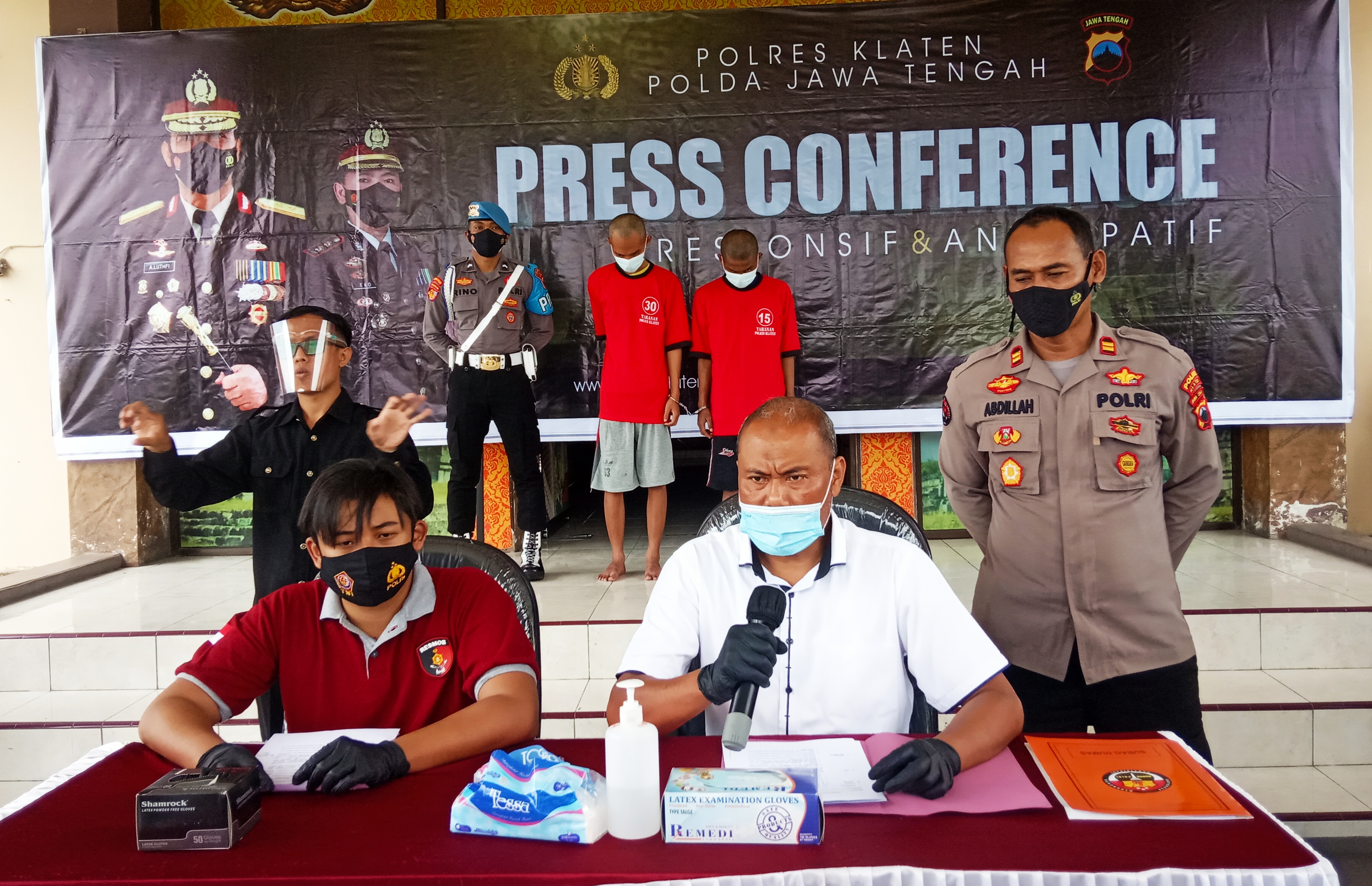 Dua pencuri kotak infaq saat rilis kasus oleh Polres Klaten