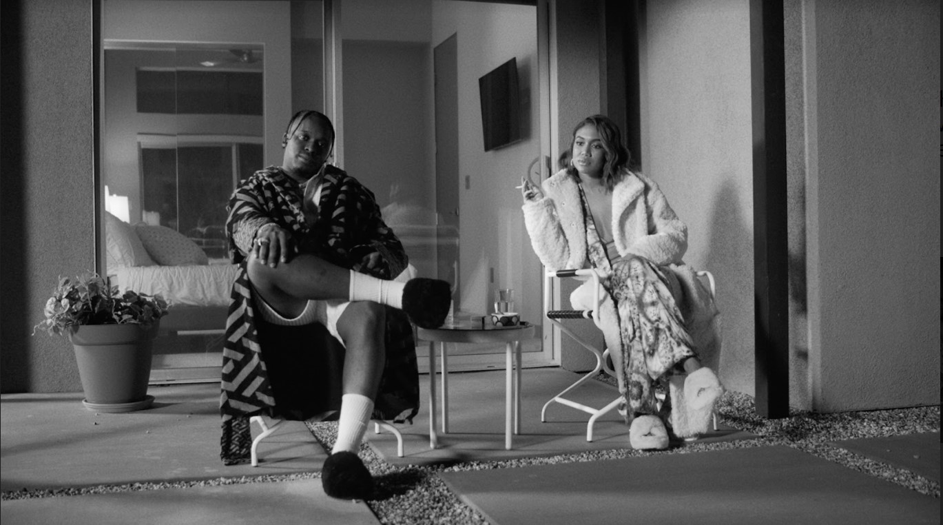 Cuplikan adegan dari video musik About You milik Blxst