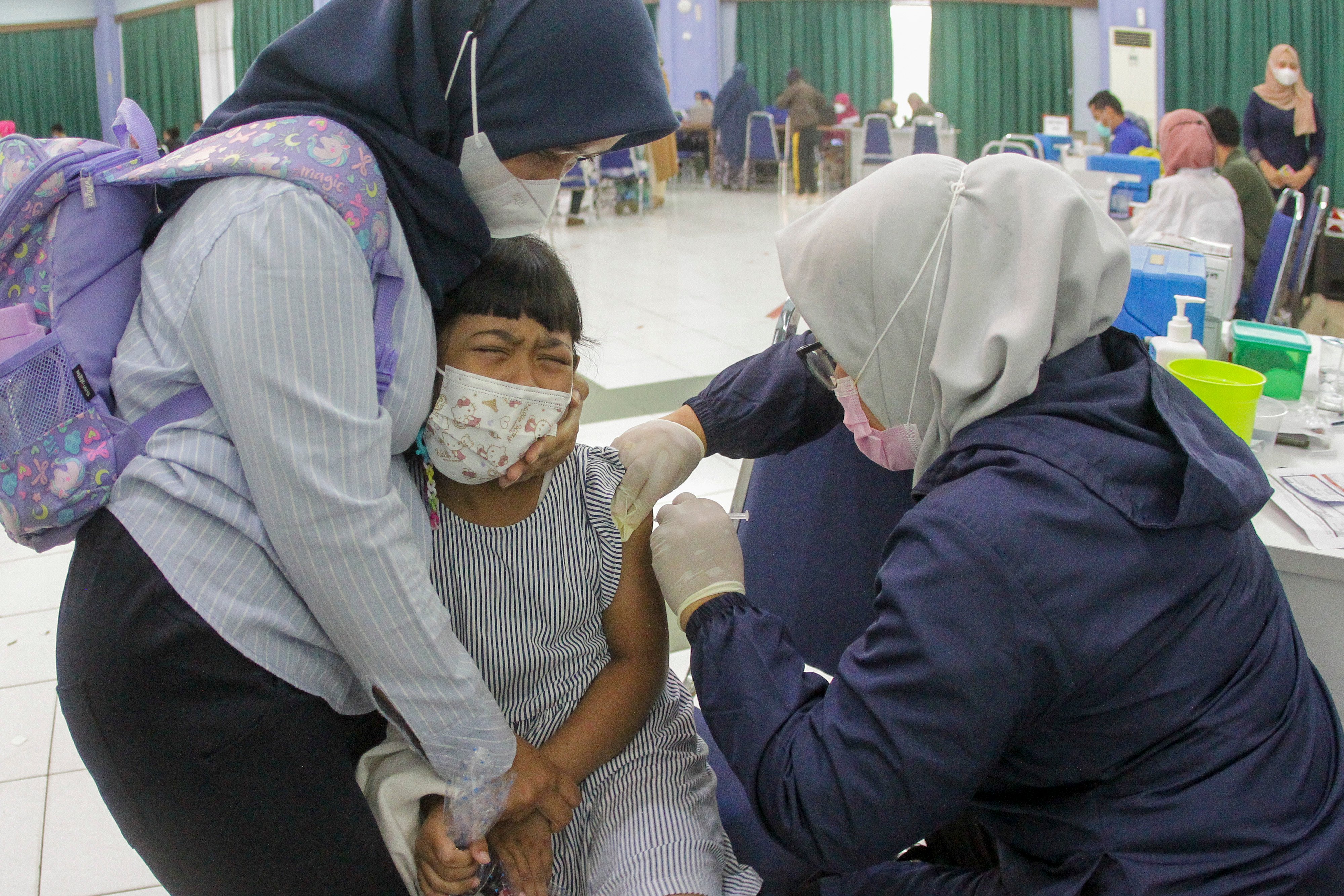 Lebih dari 114 Juta Warga Telah Terima Vaksinasi Dosis Lengkap 