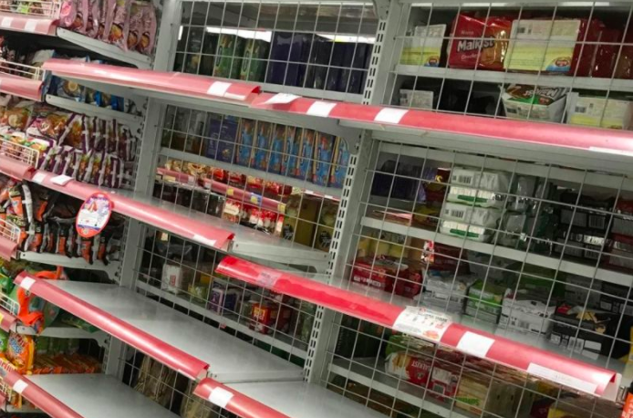 Khofifah Imbau Masyarakat tak Panik dan Borong Minyak Goreng