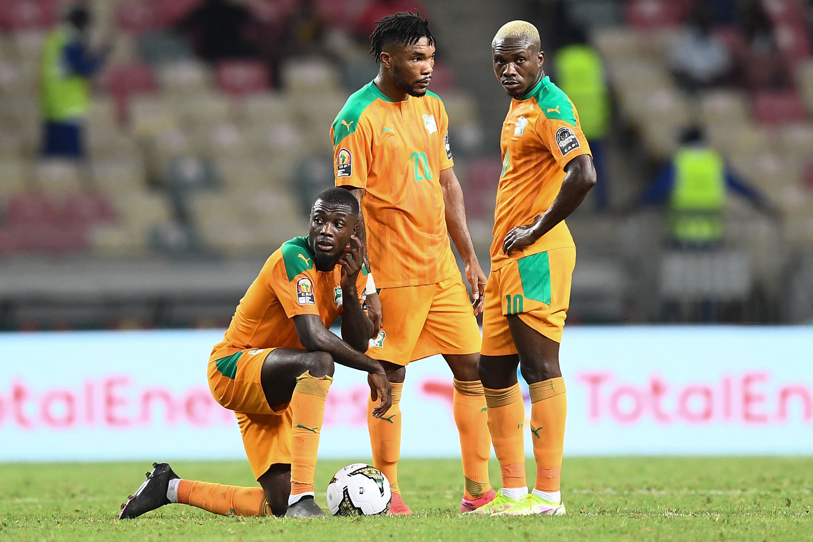 Para pemain Pantai Gading bereaksi usai kebobolan dalam laga Piala Afrika melawan Sierra Leone.