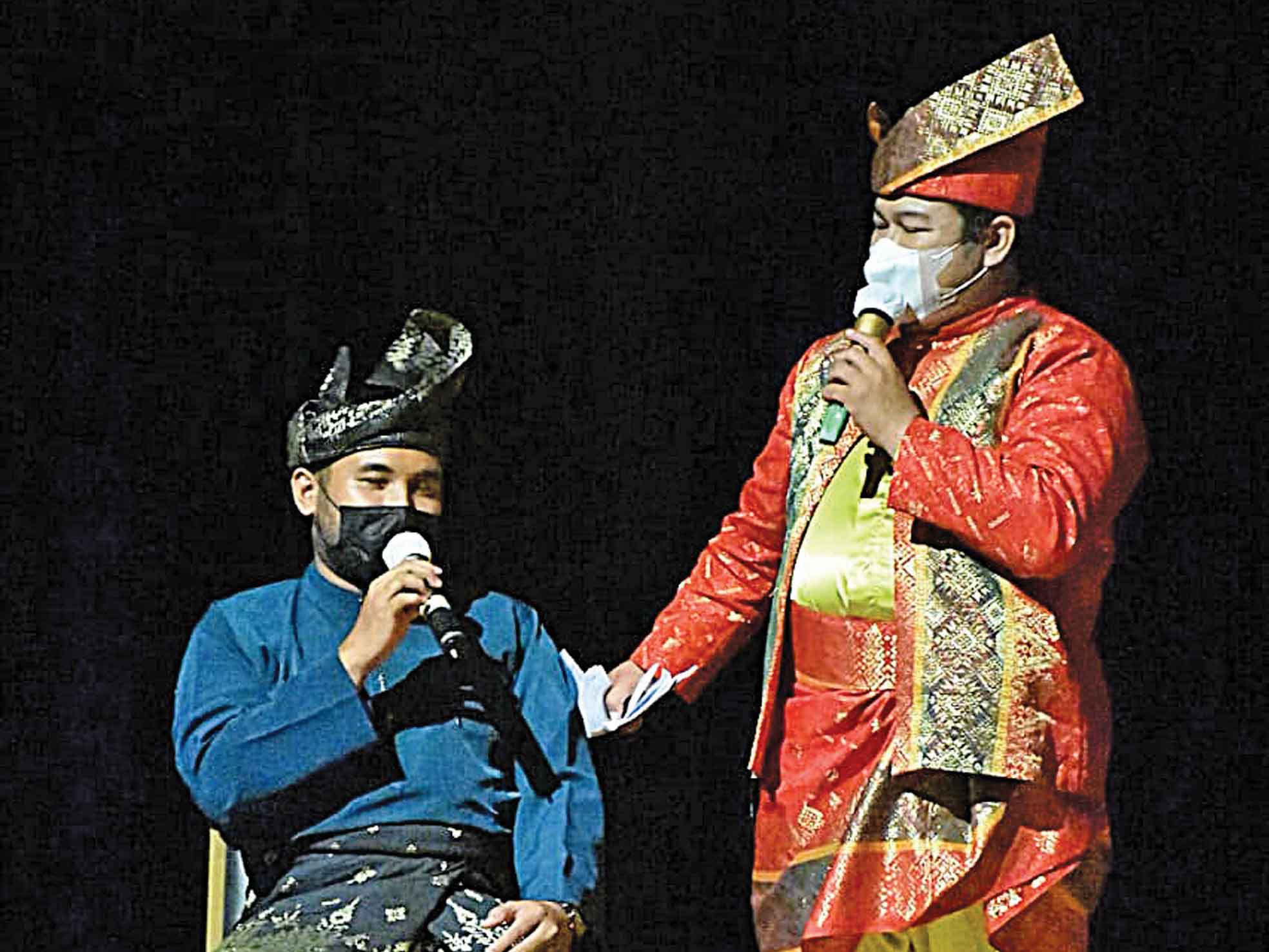 Seni Berbalas Pantun.