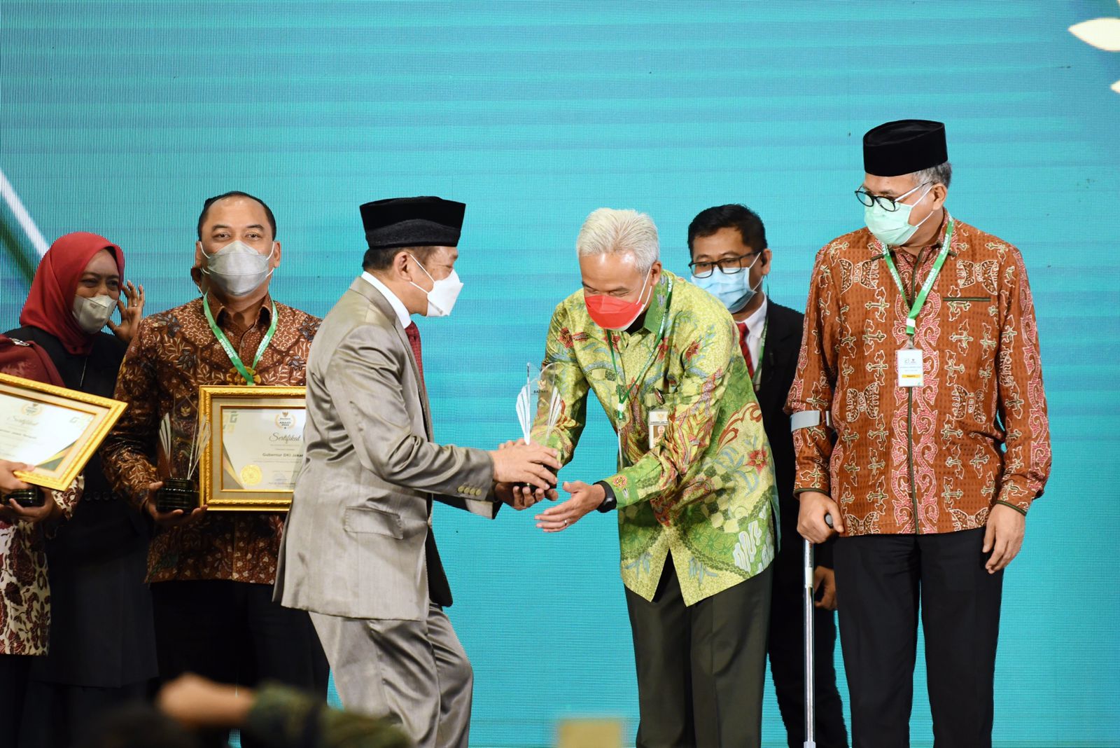 Jateng Terima Penghargaan Baznas, Ganjar: Perannya Penting Untuk Pengentasan Kemiskinan
