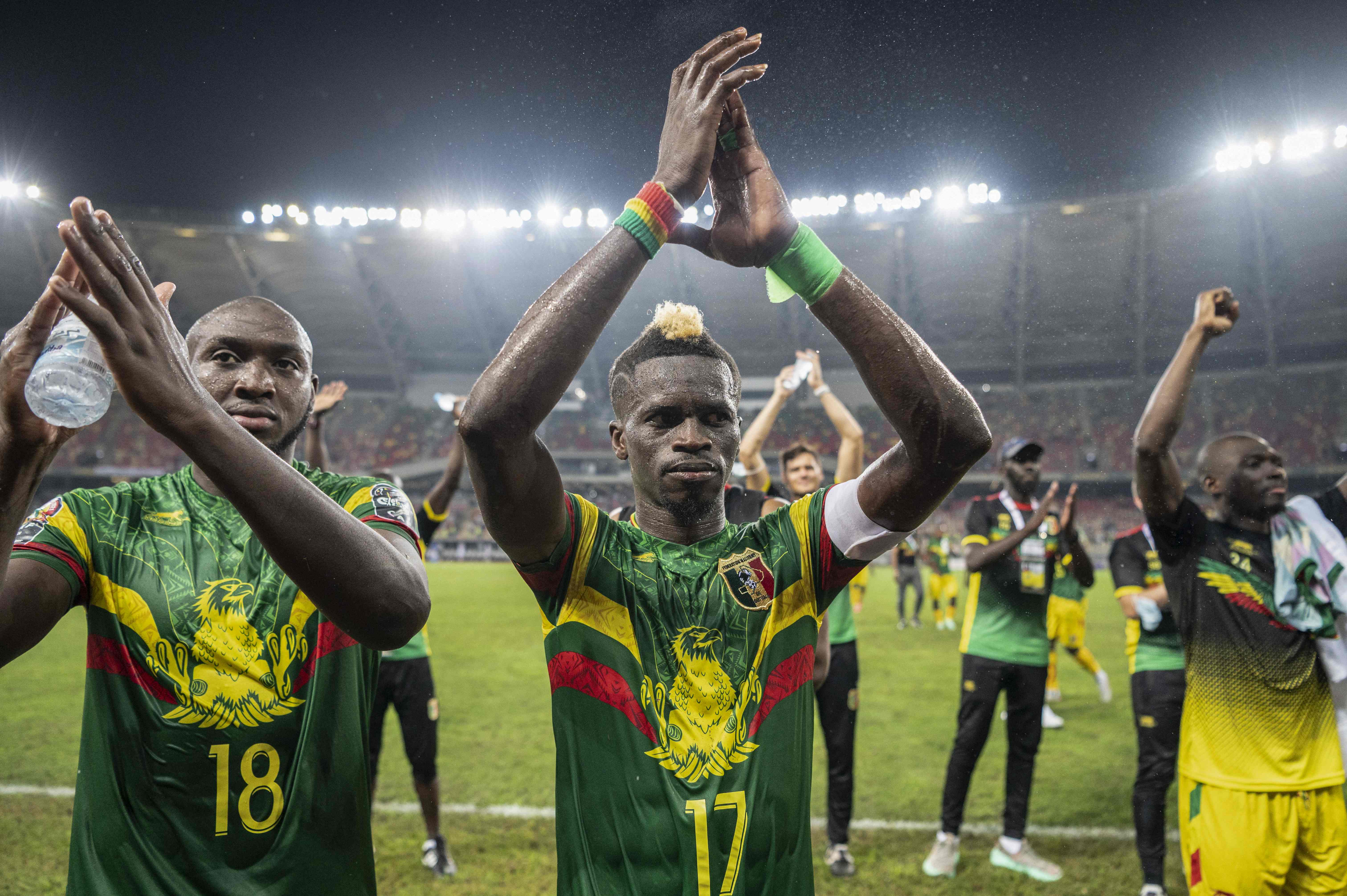Para pemain Mali melakukan selebrasi usai memastikan diri lolos ke babak 16 besar Piala Afrika selepas laga melawan Mauritania.