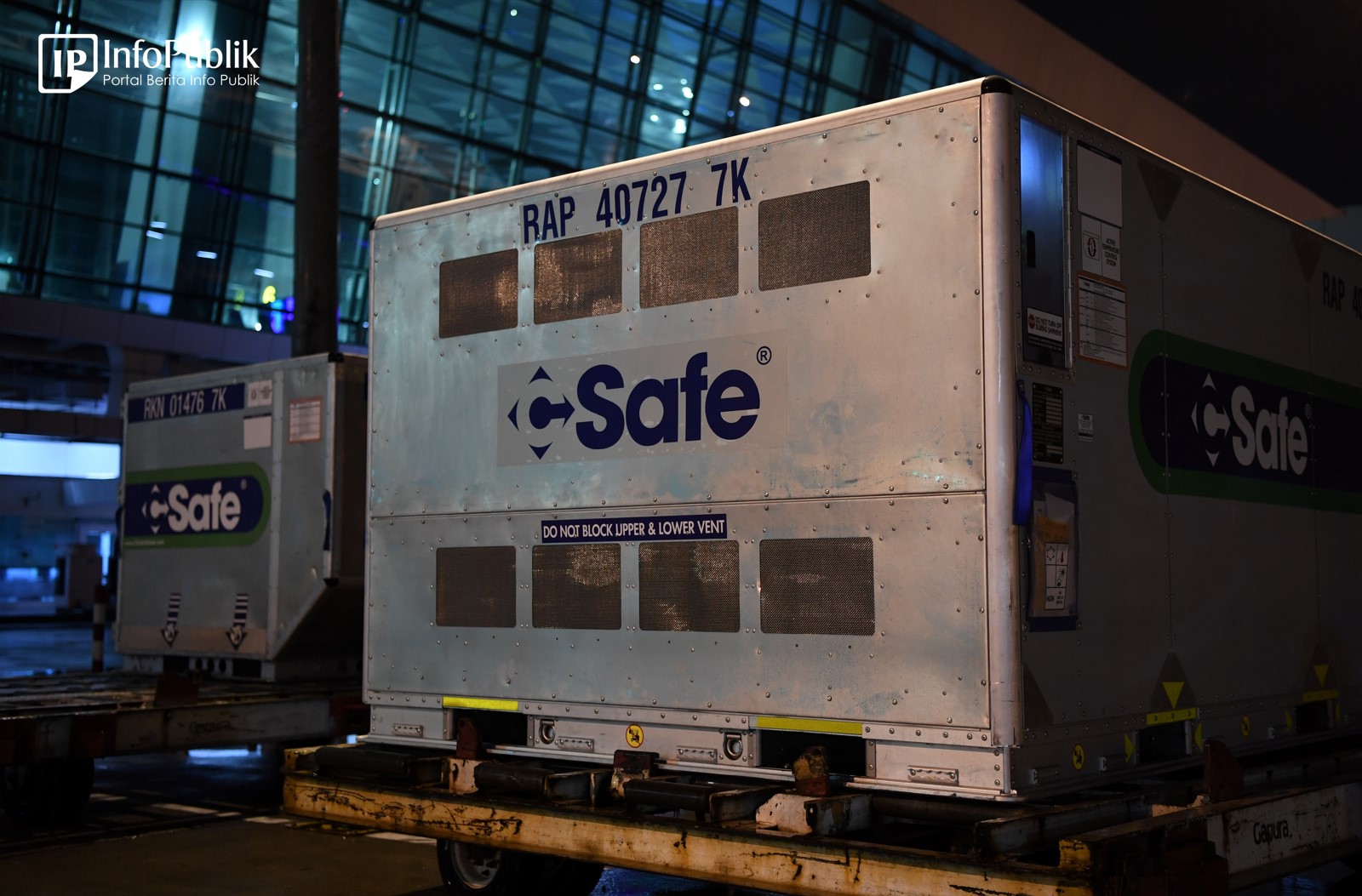 Vaksin covid-19 Astrazeneca tiba di Indonesia.