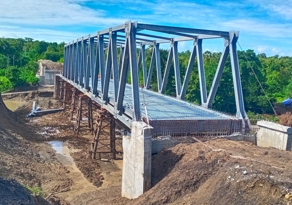 Pembangunan Jembatan Naen di Kelurahan Tubuhue, Kecamatan Kota Kefamenanu, Timor Tengah Utara, NTT.