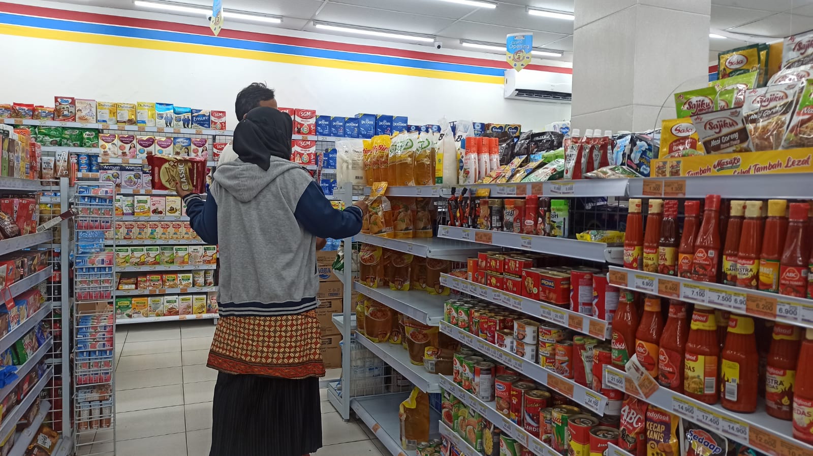 Ilustrasi: Pasar ritel modern di Palembang, Sumsel.