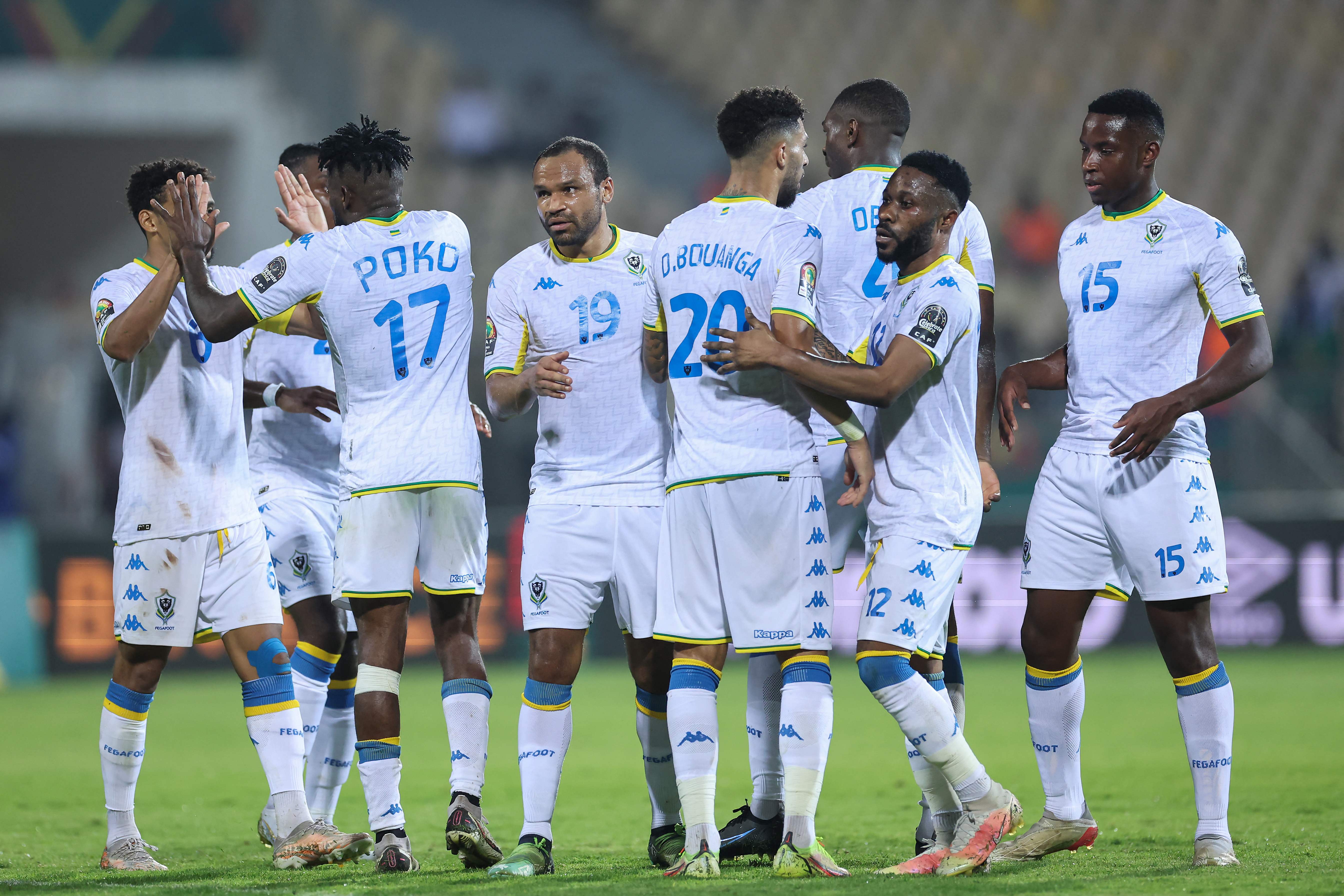 Para pemain Gabon melakukan selebrasi di akhir laga Piala Afrika melawan Comoros