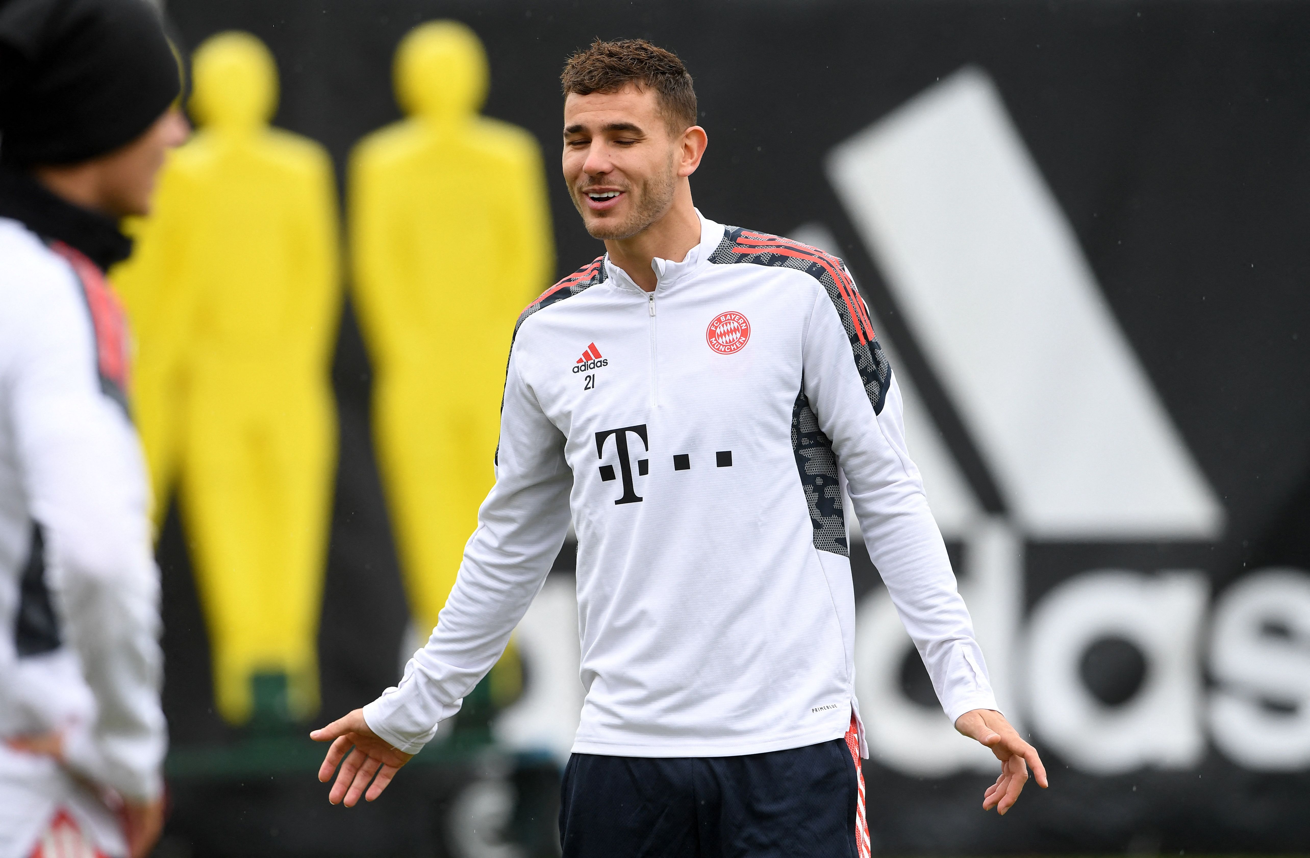 Bek Bayern Muenchen Lucas Hernandez