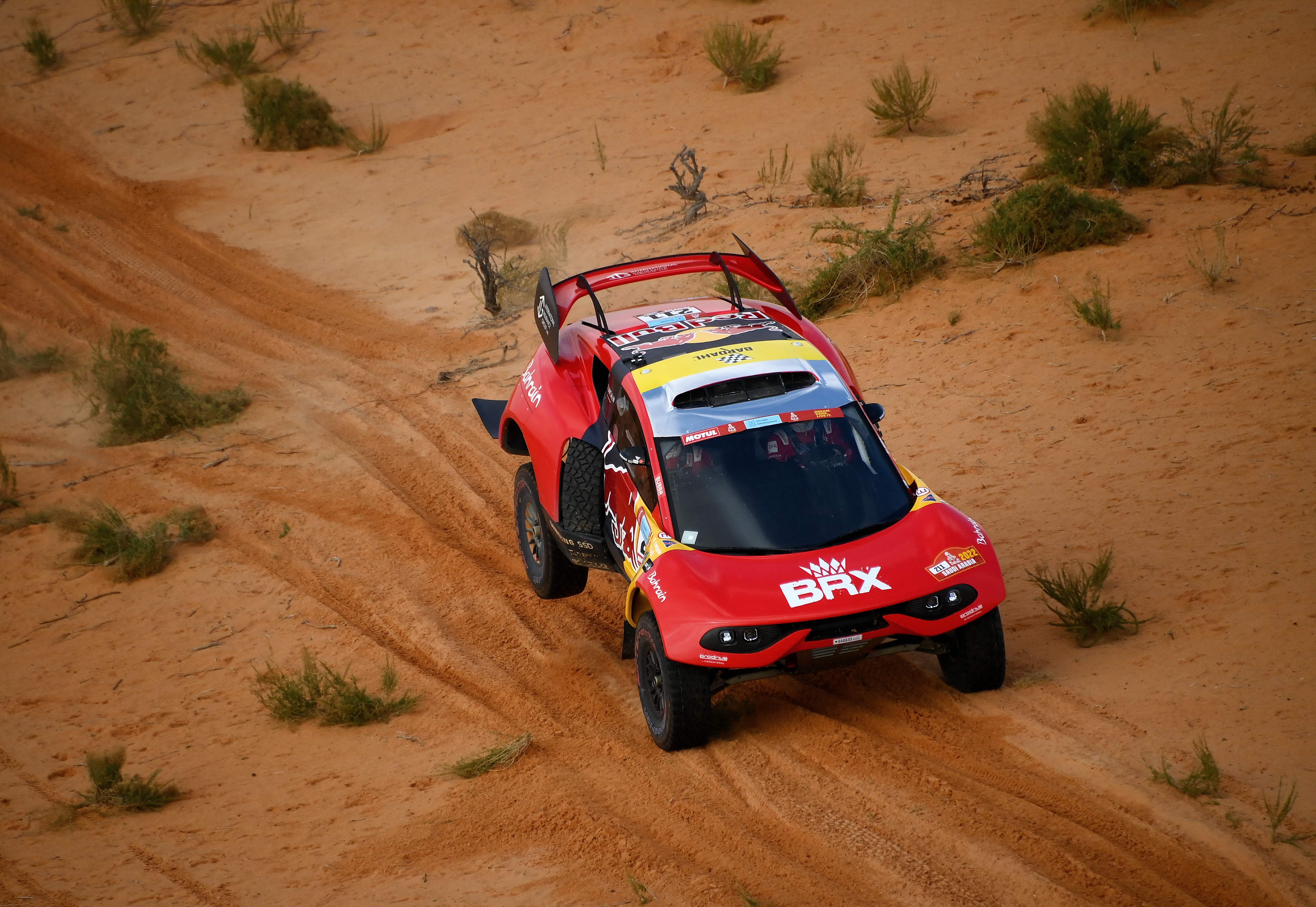 Pembalap tim BRX asal Prancis Sebastien Loeb saat beraksi di etape 2 Reli Dakar.