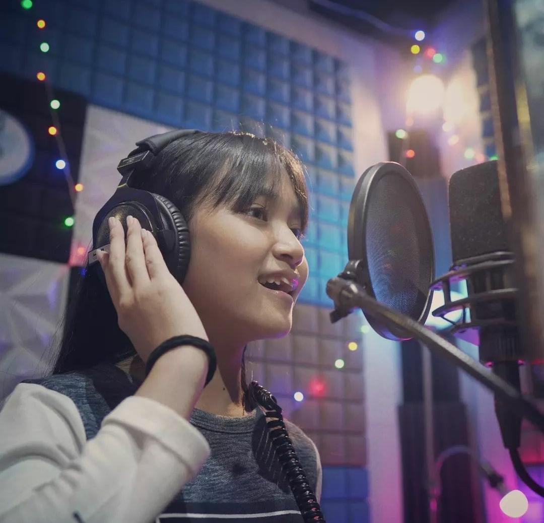 Penyanyi Diandra Edrania