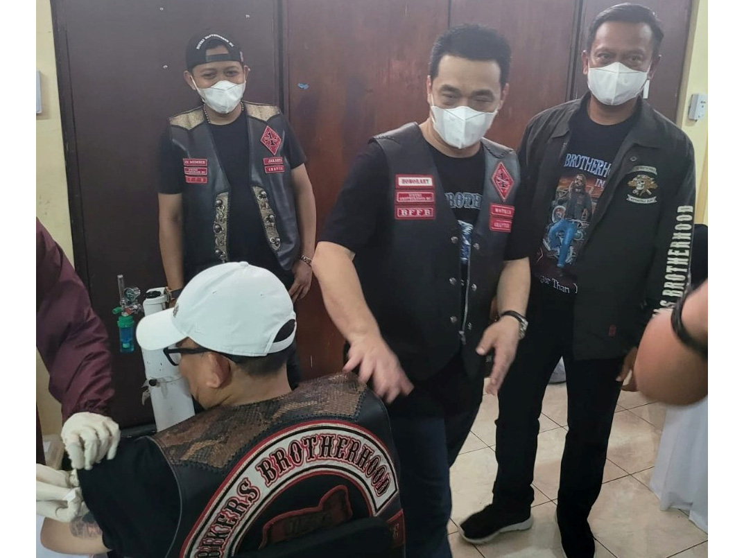 Wagub DKI Jakarta Ahmad Riza Patria menghadiri ajang vaksinasi booster.