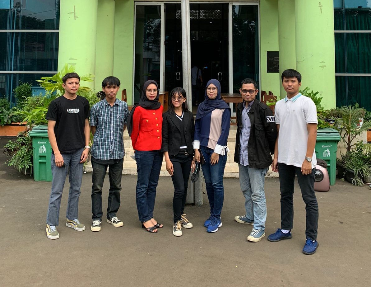 Mahasiswa STIH IBLAM Jakarta melaksanakan pengabdian kepada masyarakat di perguruan Muhammadiyah 4, Jakarta Timur.