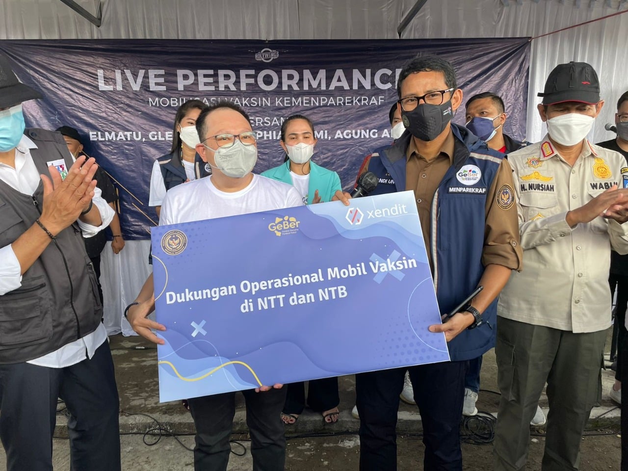 Kementerian Pariwisata dan Ekonomi Kreatif bekerja sama dengan perusahaan teknologi finansial Xendit menggelar program mobil vaksin.