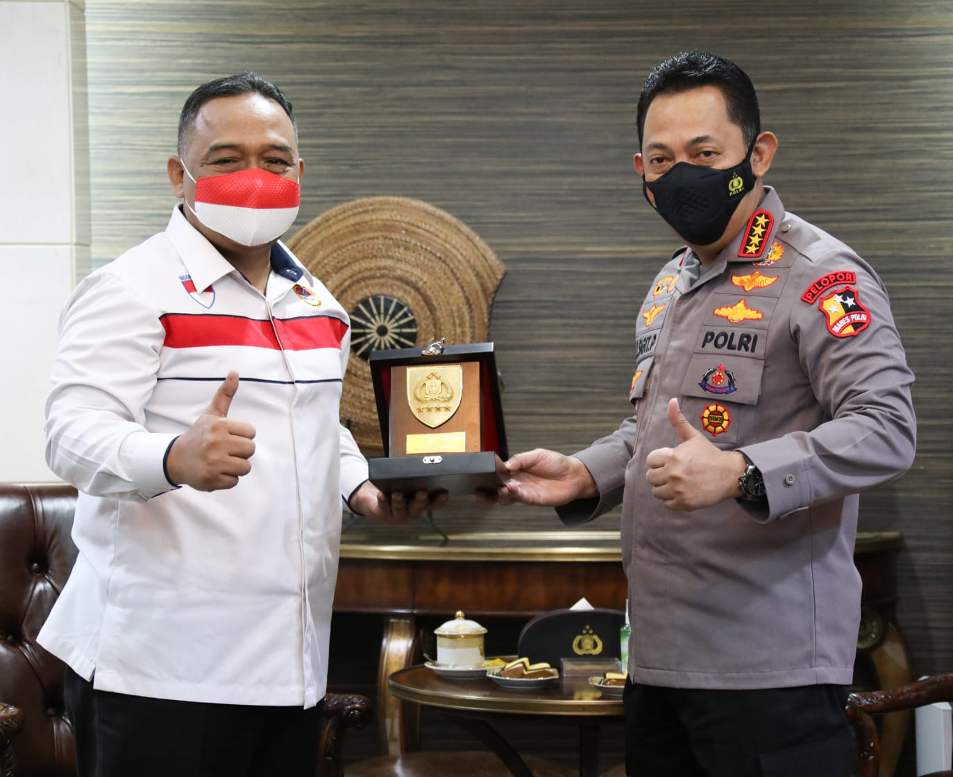 Kapolri Jenderal Listyo Sigit Prabowo menggelar audiensi dengan Kepala Badan Perlindungan Pekerja Migran Indonesia (BP2MI) Benny Rhamdani.