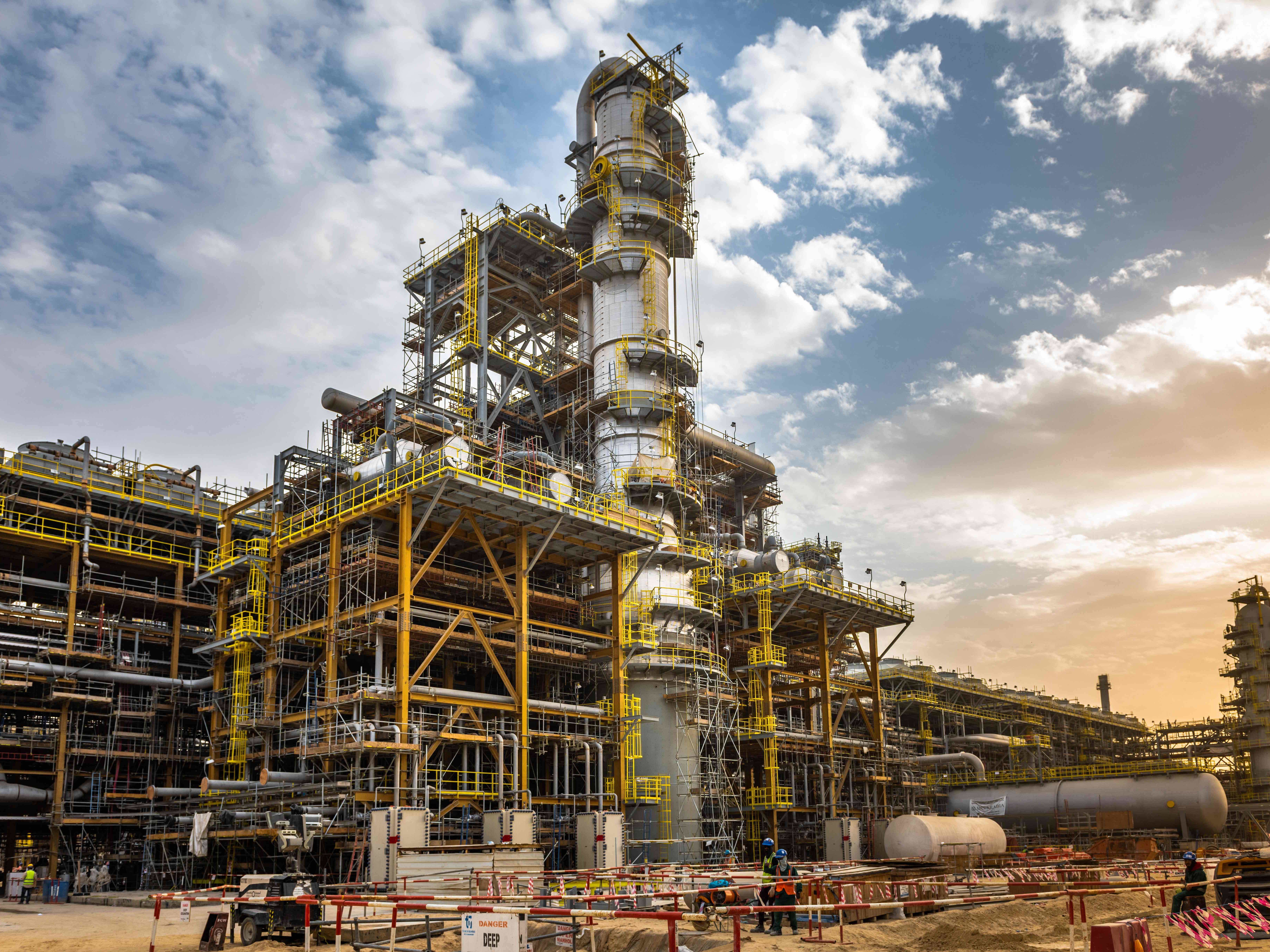 Proyek Pabrik Gas Fadhili, yang terletak 30 km sebelah barat kota Jubail di provinsi timur Arab Saudi.