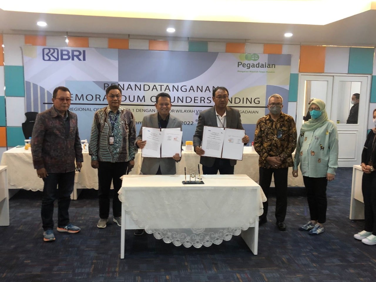 Penandatanganan kerja sama Bank BRI dan Pegadaian