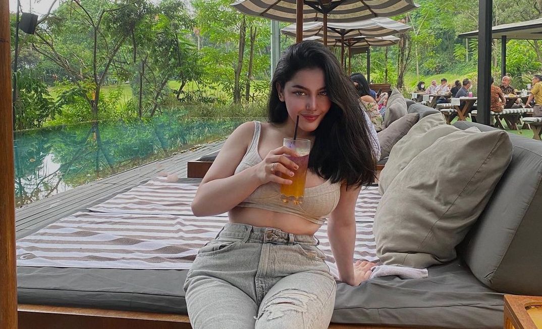 Pemain sinetron  Cassandra Angelie (CA) ditangkap polisi terkait kasus prostitusi online.