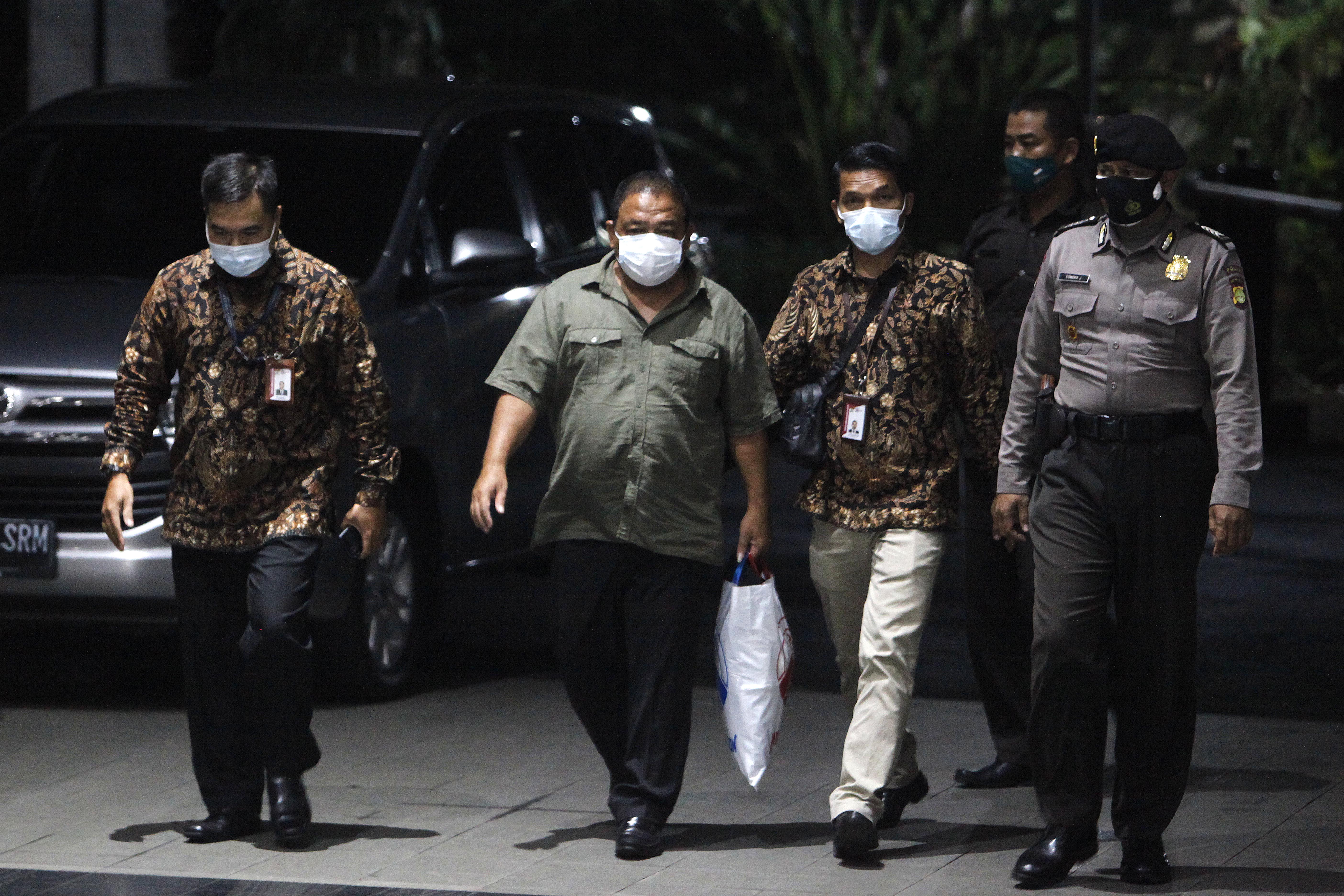 Bupati Langkat Terbit Rencana Perangin Angin tiba di Gedung KPK untuk menjalani pemeriksaan.