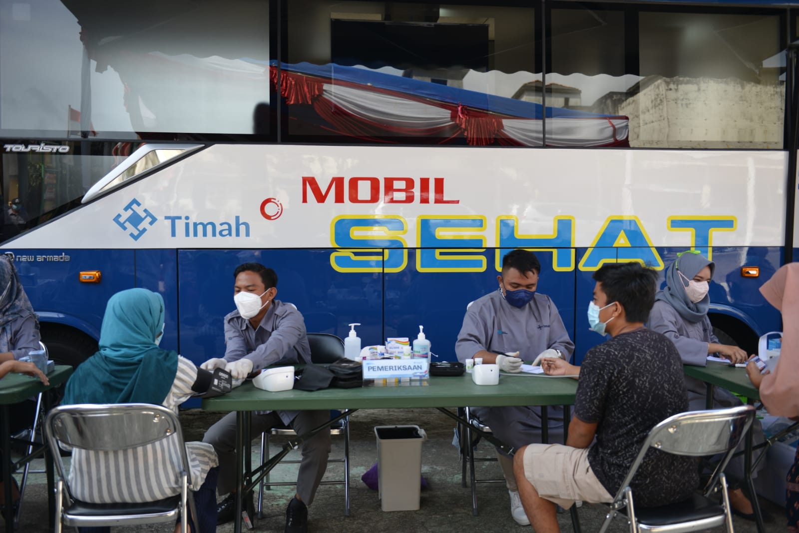 Momen Imlek PT Timah memberikan layanan kesehatan gratis bagi warga Tionghoa di Bangka, Babel, Kamis (3/2) 