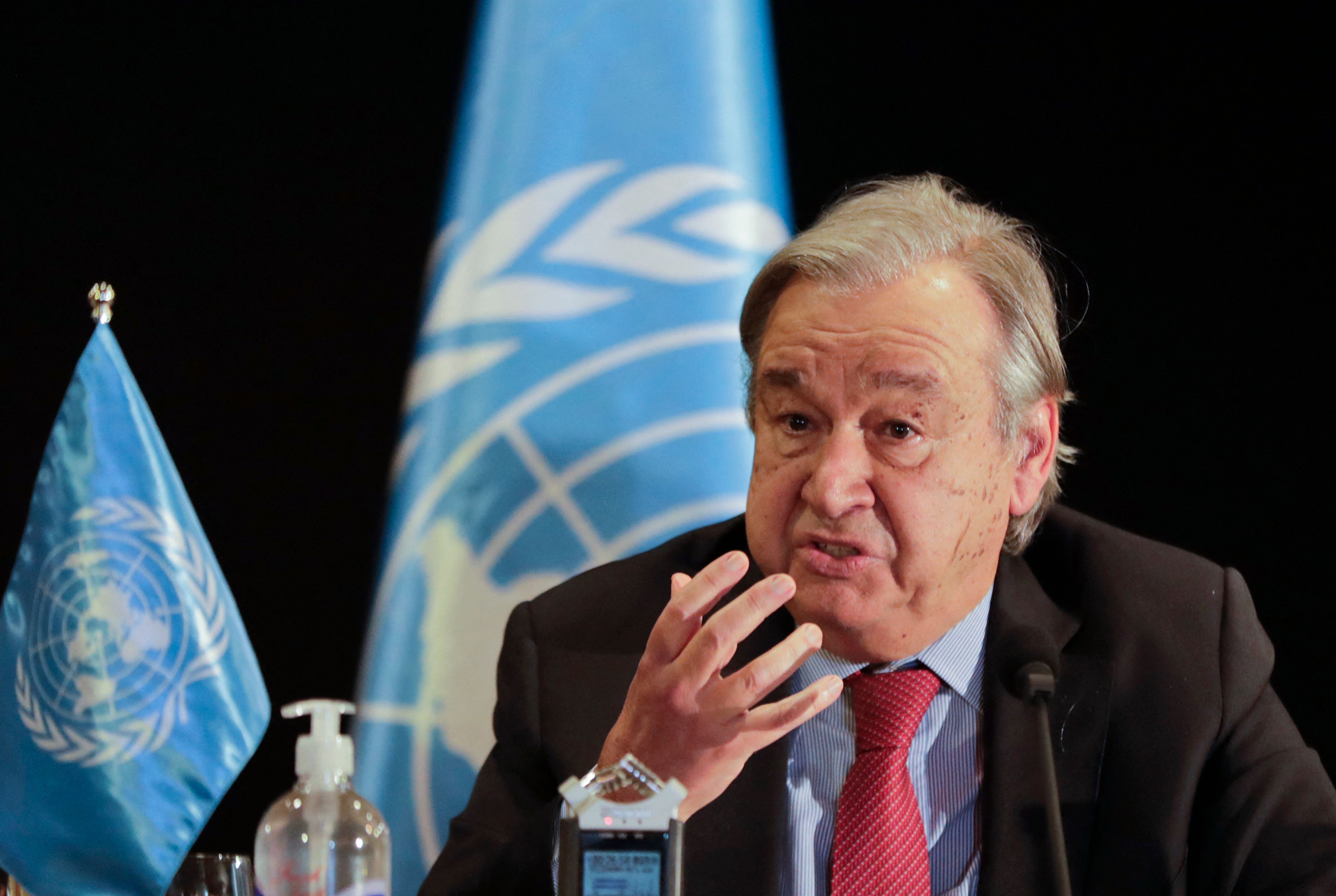 Sekjen PBB Antonio Guterres saat berbicara pada konferensi pers. 