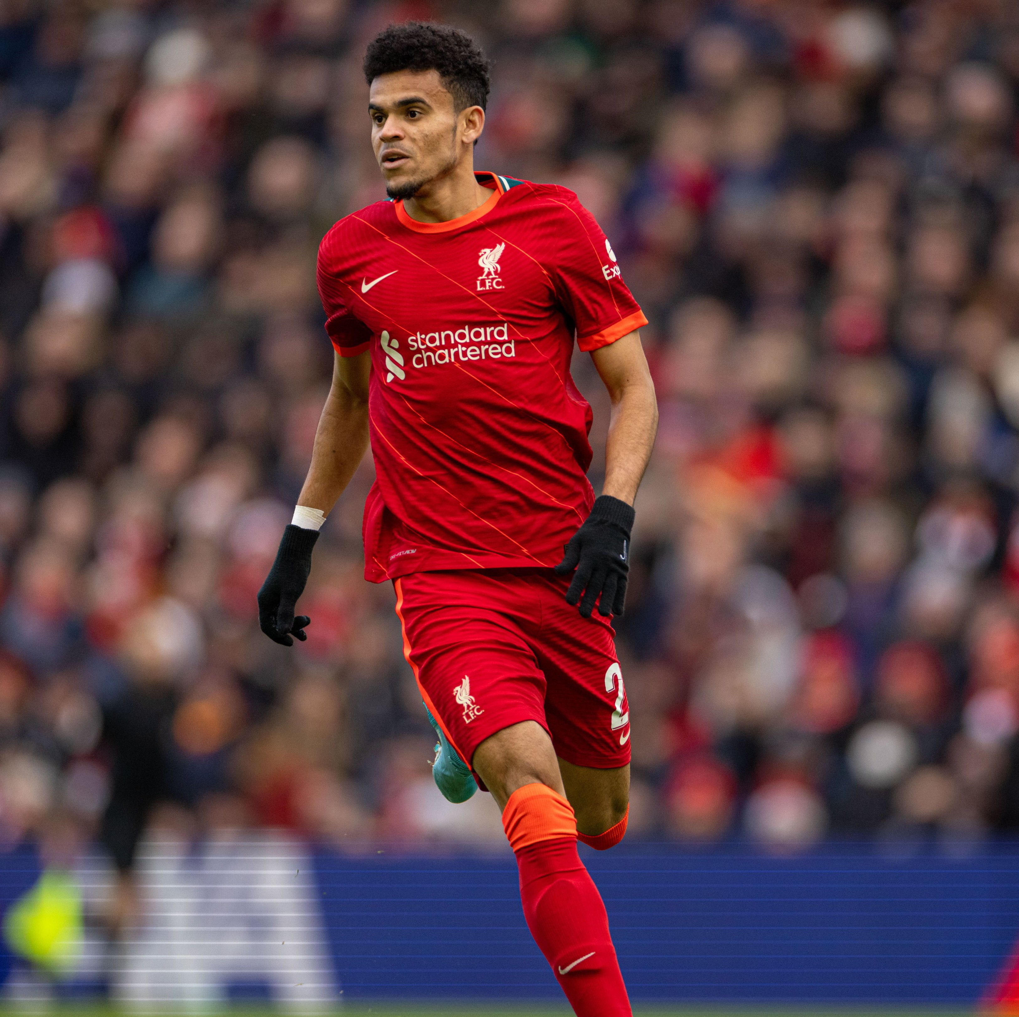 Luis Diaz melakoni debut melawan Cardiff