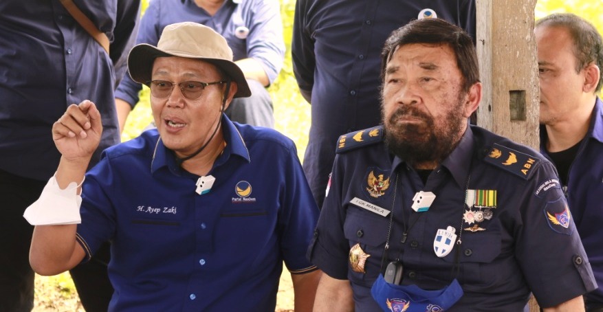 Gubernur ABN NasDem IGK Manila (kanan) bersama Ketua Dewan Pakar NasDem Kabupaten Sukabumi Ayep Zaki.