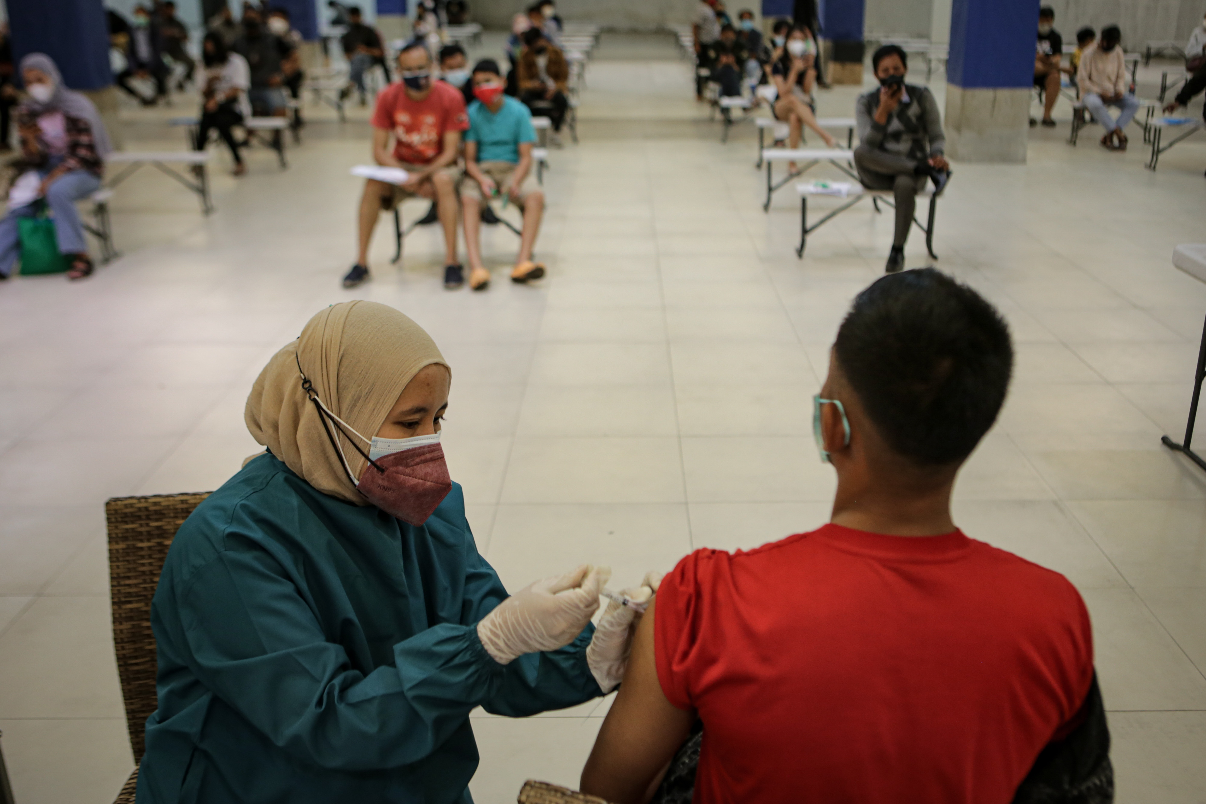 Vaksinasi Booster Mampu Turunkan Risiko Gejala Berat Covid-19 Tujuh Kali Lipat