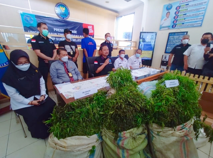 Rilis ungkap kasus satu hektare ladang ganja di Bukit Mandi Angin, Kecamatan Pendopo Barat, Empat Lawang, Sumsel.