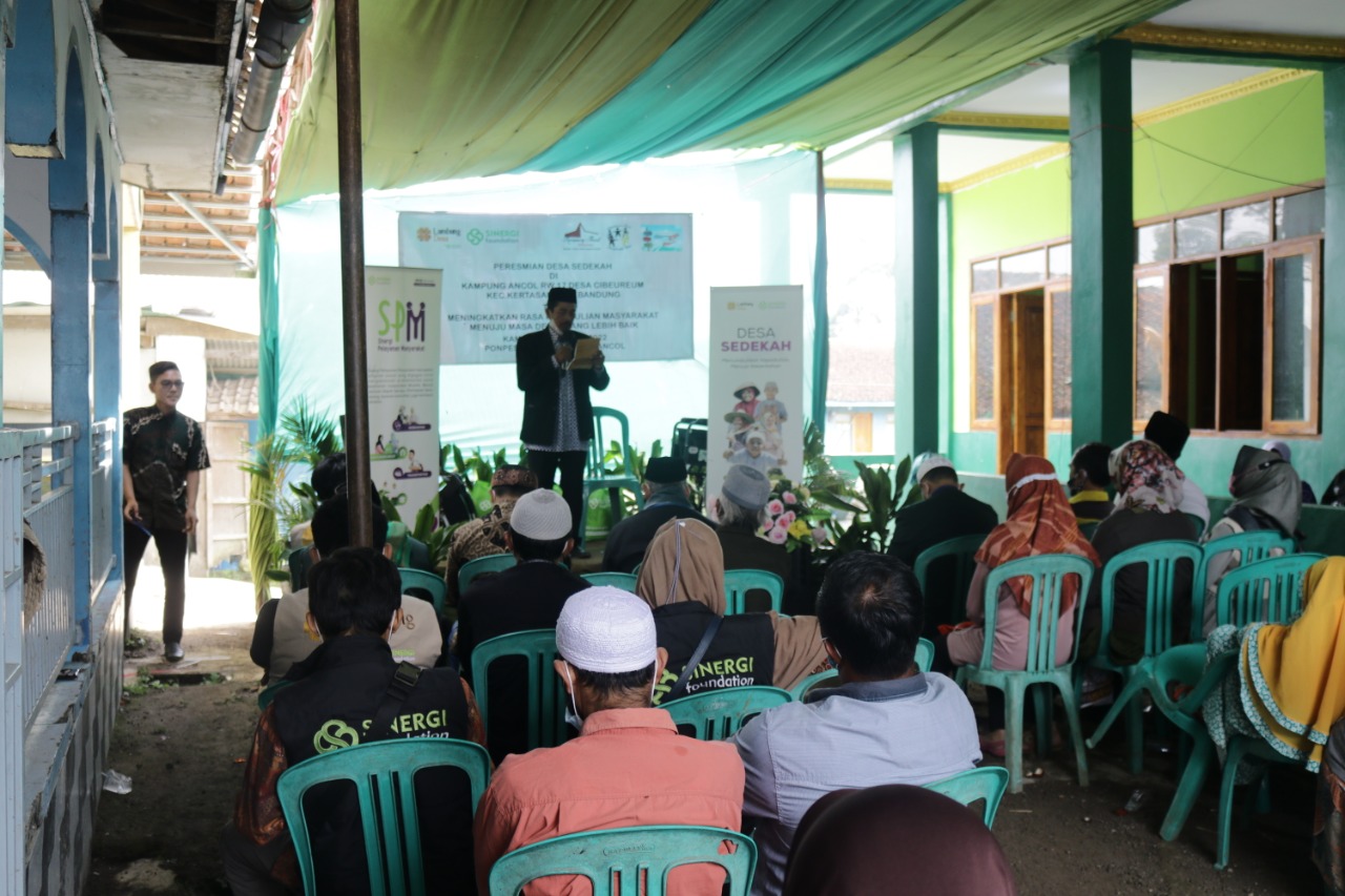 Peresmian program Perelek Desa Sedekah di di wilayah Kertasari, Kabupaten Bandung, Jawa Barat.