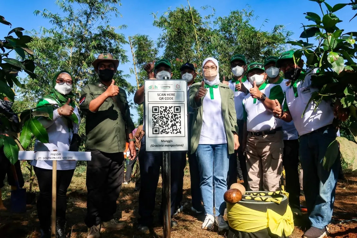 Swasta dan Pemkab Purwakarta Tanam 1.250 Pohon di Lahan Kritis