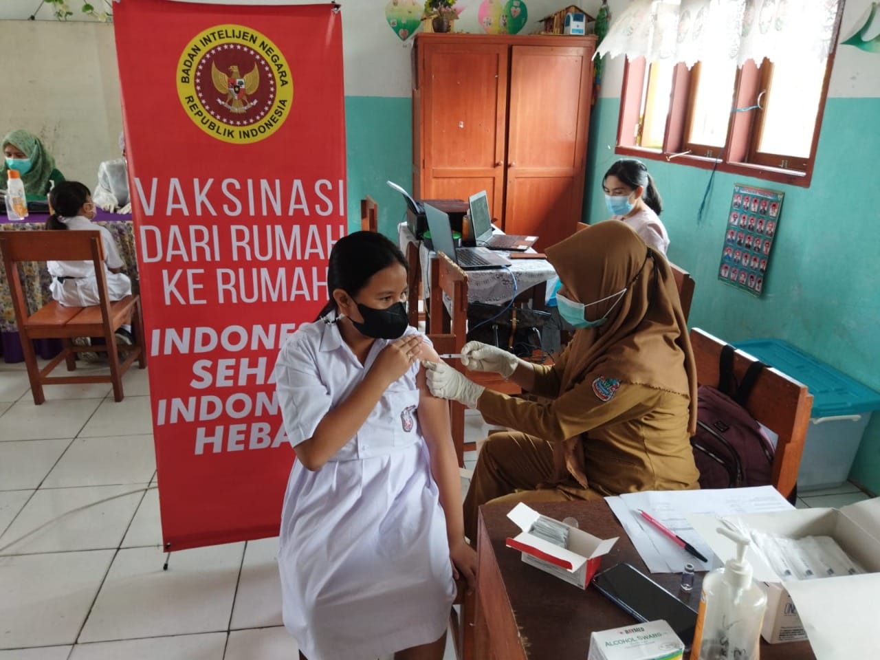 Badan Intelejen Negara Daerah Sulut menggandene dinas kesehatan melaksanakan vaksinasi covid-19 untuk anak, Selasa (15/2)