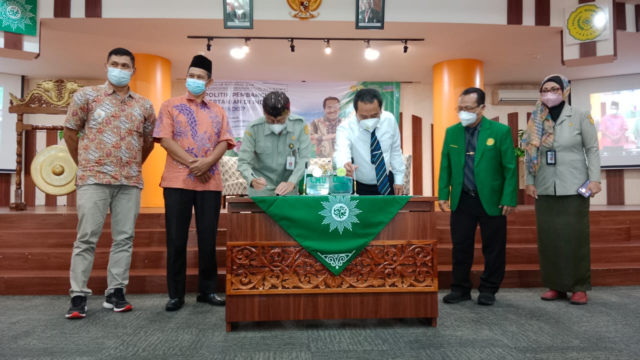 Acara penandatangan MoU antara UMJ dan Kementerian Pertanian. 