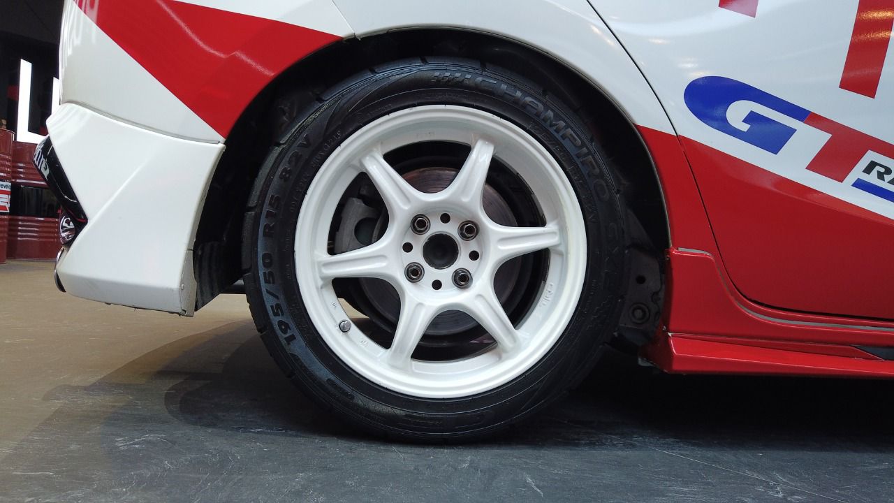 Ban produksi PT Gajah Tunggal