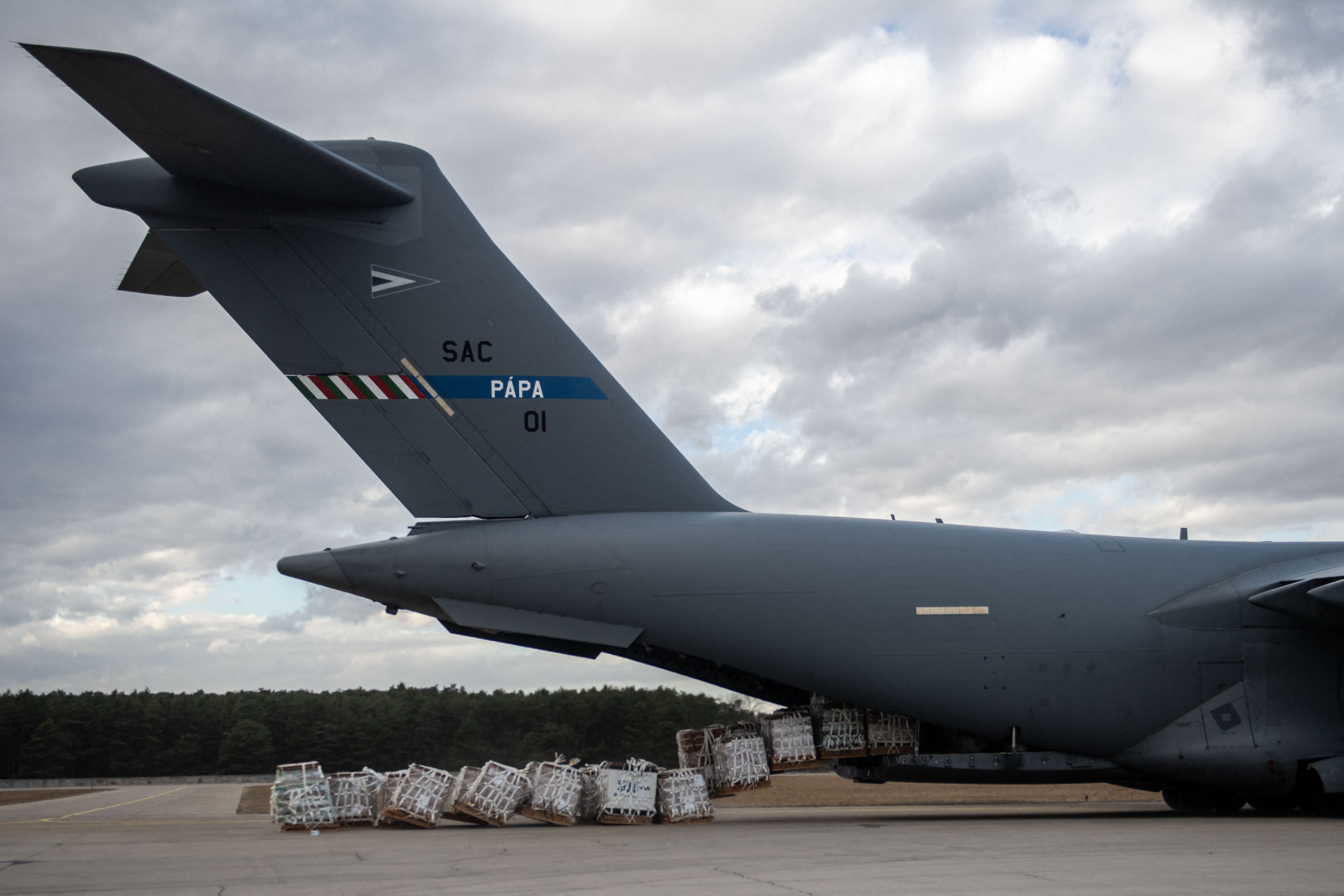 NATO Pindahkan Staf Ukraina dari Kyiv ke Lviv dan Brussels