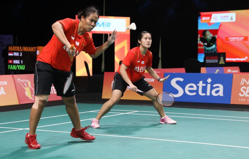 Jesita Putri Miantoro (kiri) berpasangan dengan Lanny Tria Mayasari  di Kejuaraan Bulu tangkis Asia Beregu (BATC) 2022.