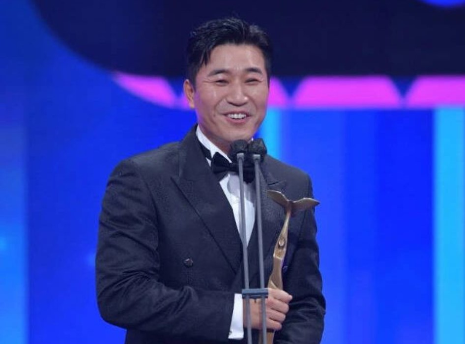 Positif Covid-19, Kim Jong Min Hentikan Aktivitas