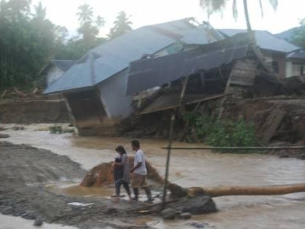 Korban Banjir Aceh Bulan Lalu Berterima Kasih kepada NasDem