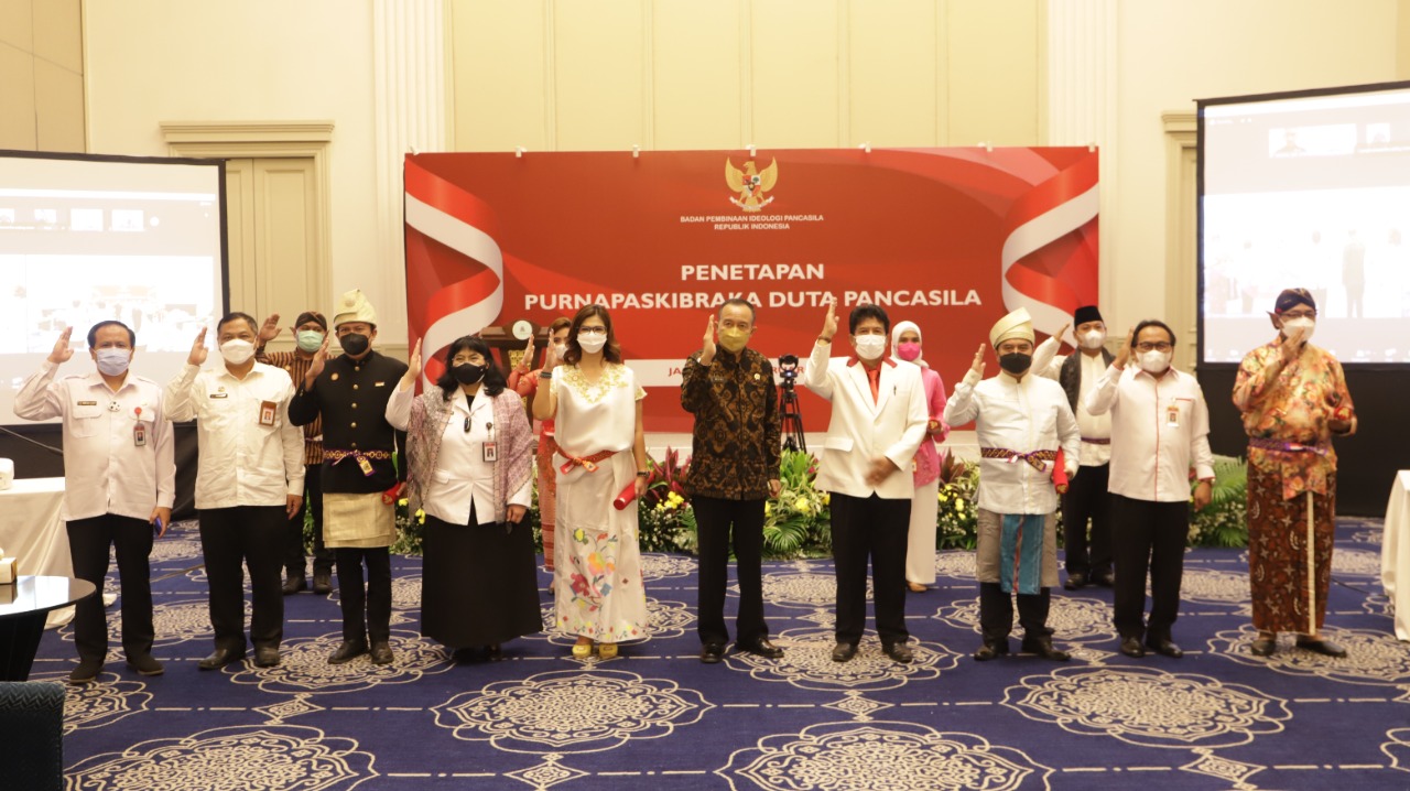 Para Purna Paskibraka Duta Pancasila mengucapkan Salam Pancasila  