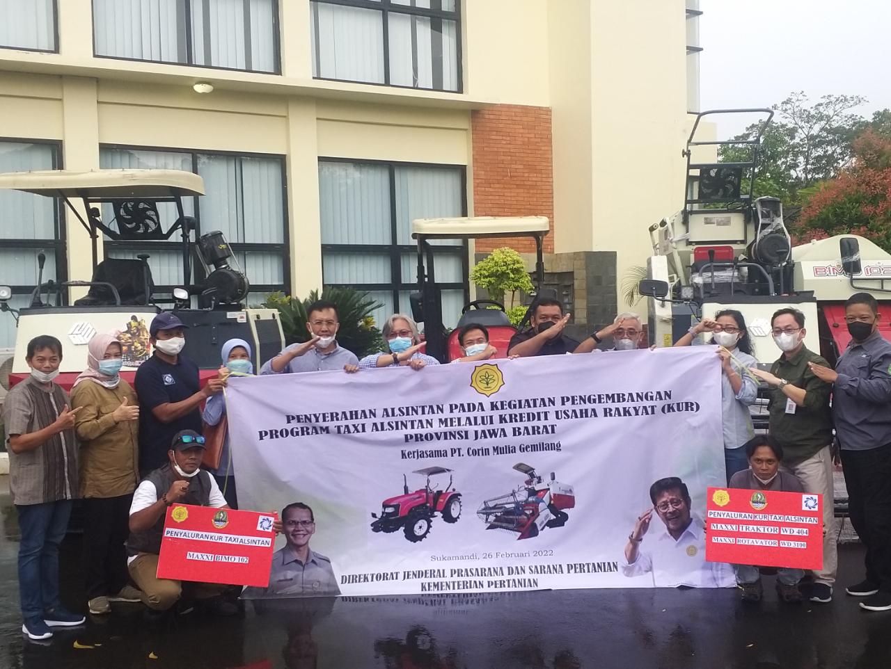 Acara penyerahan alsintan untuk pengembangan program Taxi Alsintan melalui KUR di Balai Besar Penilitian Padi Sukamandi, Subang, Sabtu (26/2