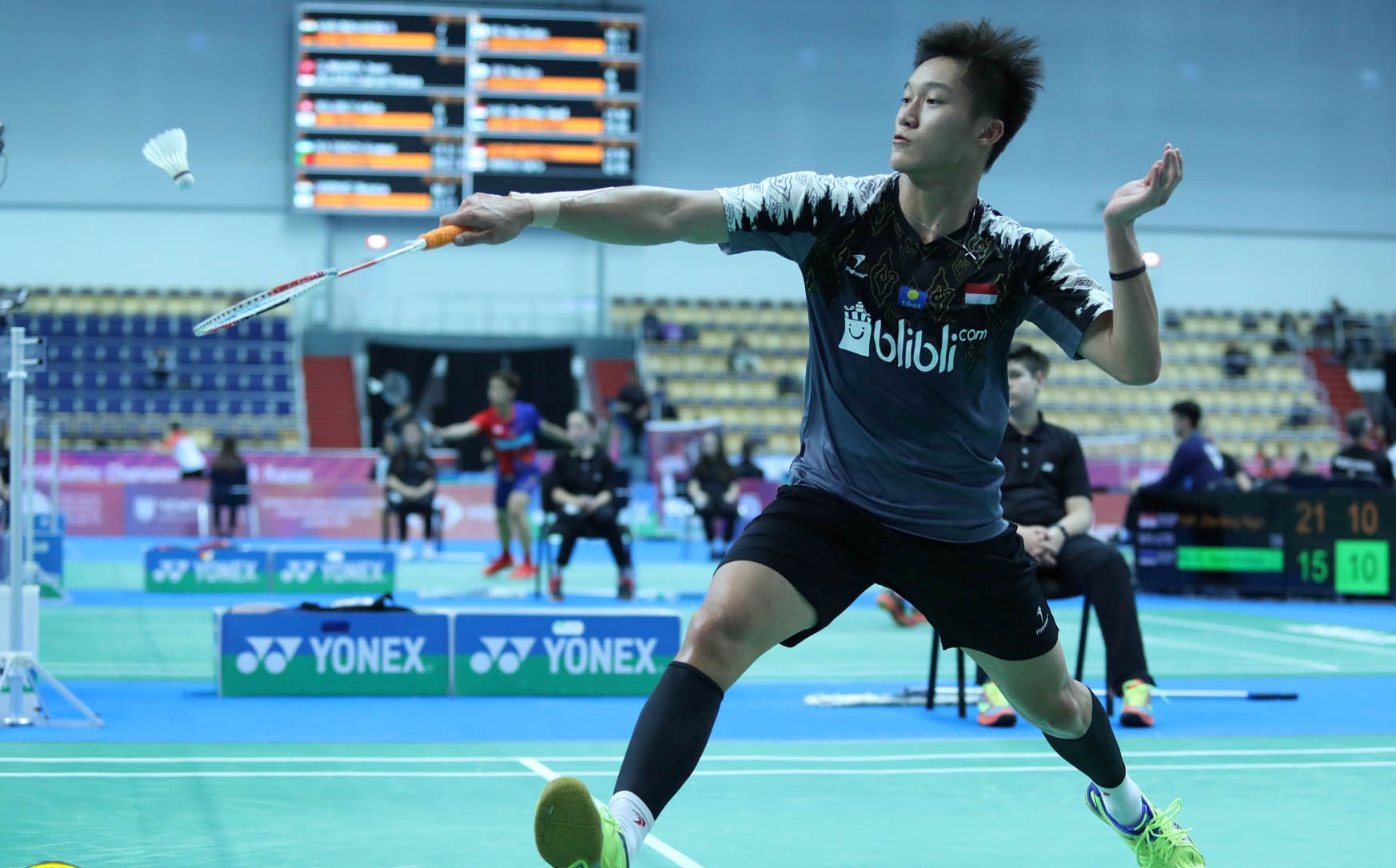 Aksi Yonathan Ramlie saat mengikuti Kejuaraan Dunia Junior 2019 di Kazan, Rusia, pada tahun 2019.