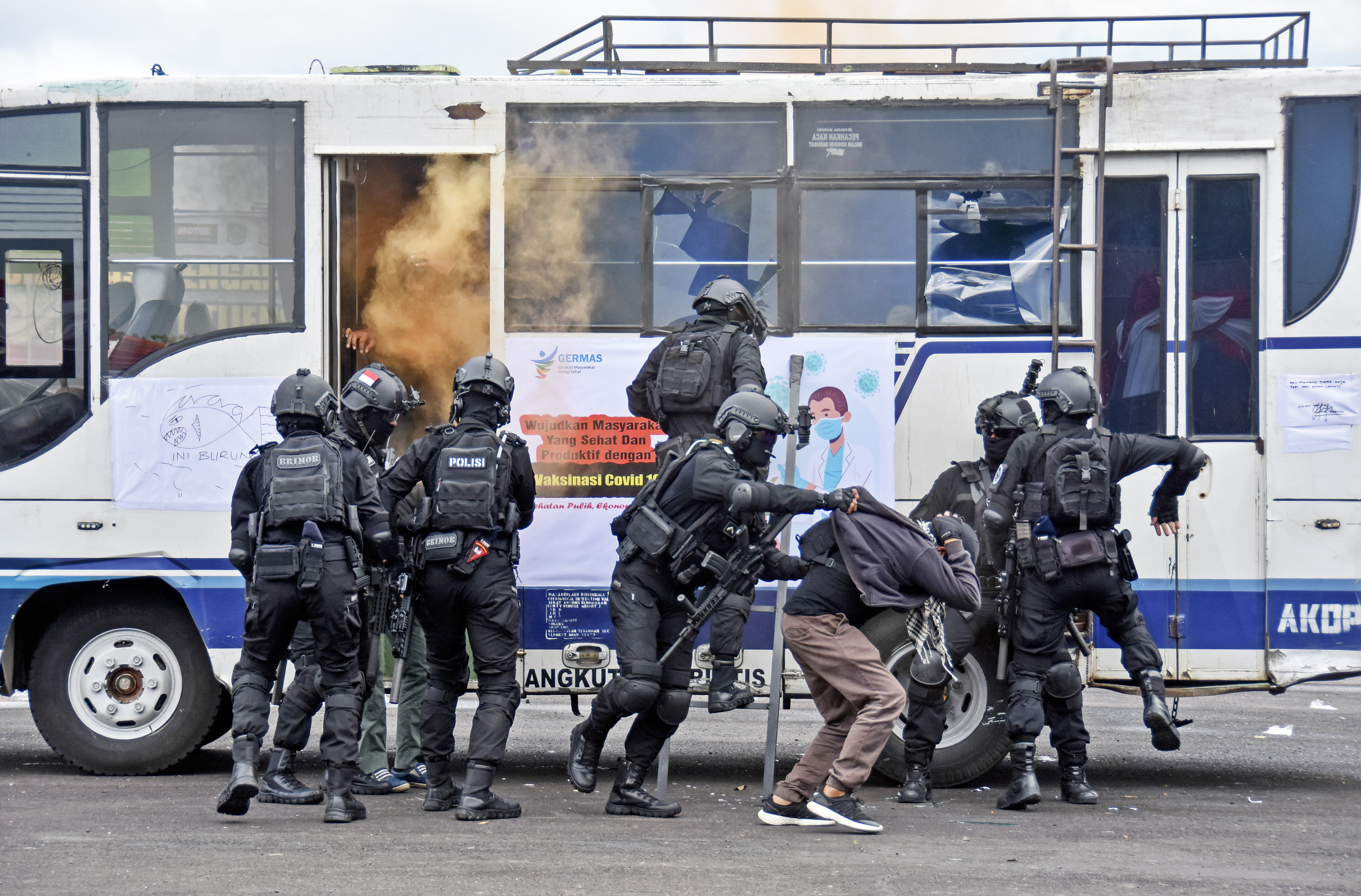 Densus 88 Tangkap Dua Terduga Teroris Jaringan JAD di Bantul