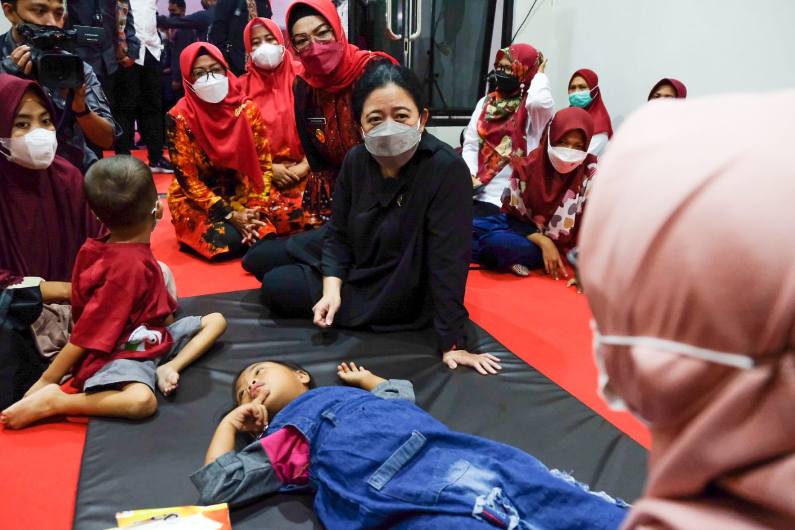 Ketua DPR RI Puan Maharani mengunjungi korban gemba di Pasaman Barat, Sumatera Barat. 