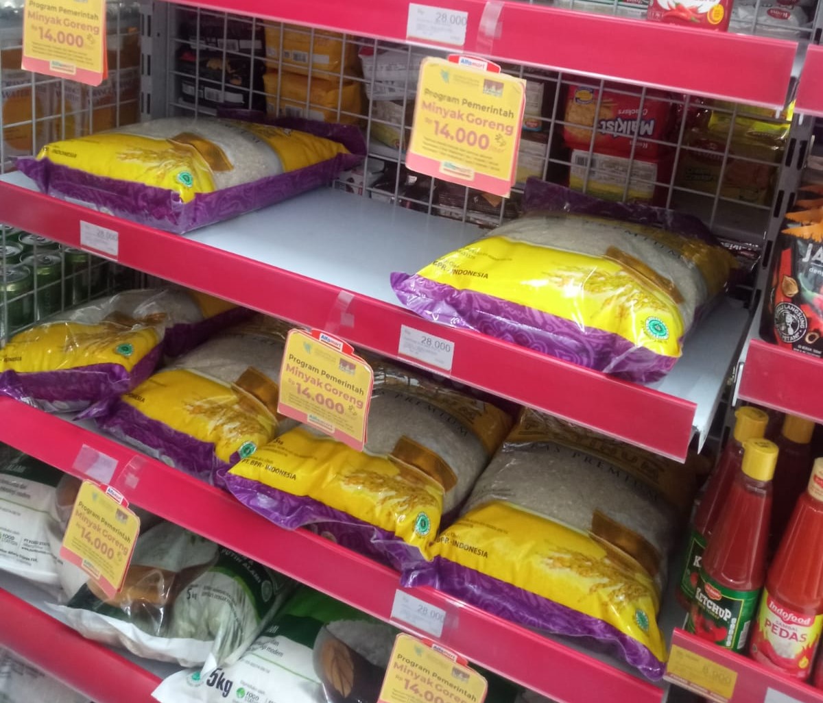 Minyak goreng satu harga sesuai HET langka ditemuai di Bali sejak sepekan ini, Senin (14/2)