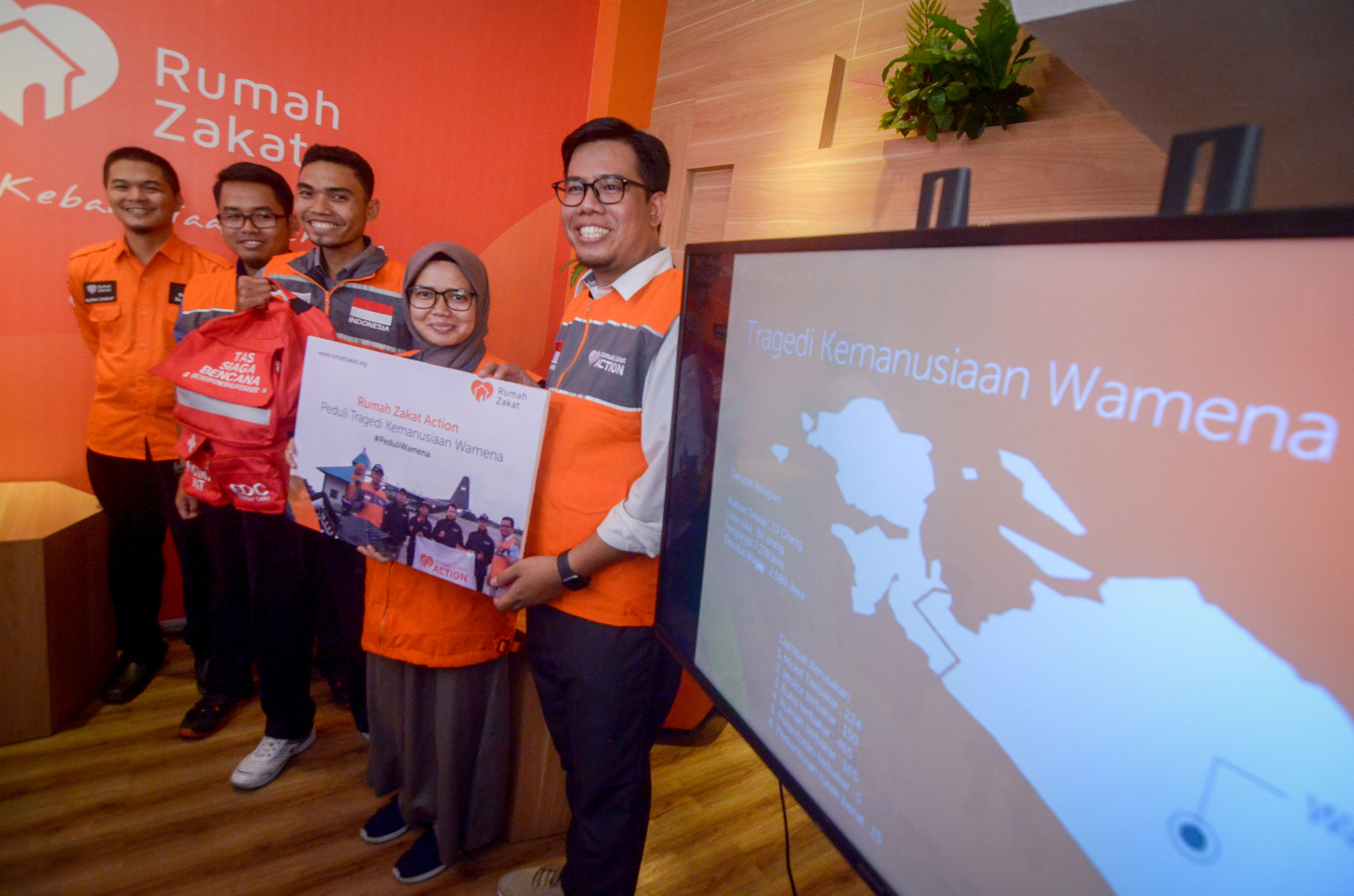 CEO Rumah Zakat, Nur Efendi (kanan)