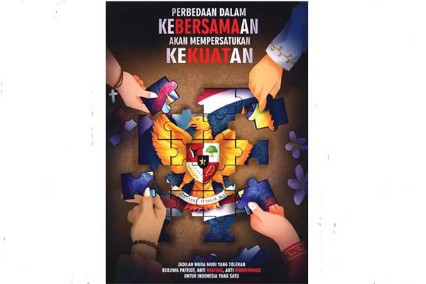 Lukisan puzzle berbentuk gambar Garuda Pancasila karya Muhammad Fauzan.