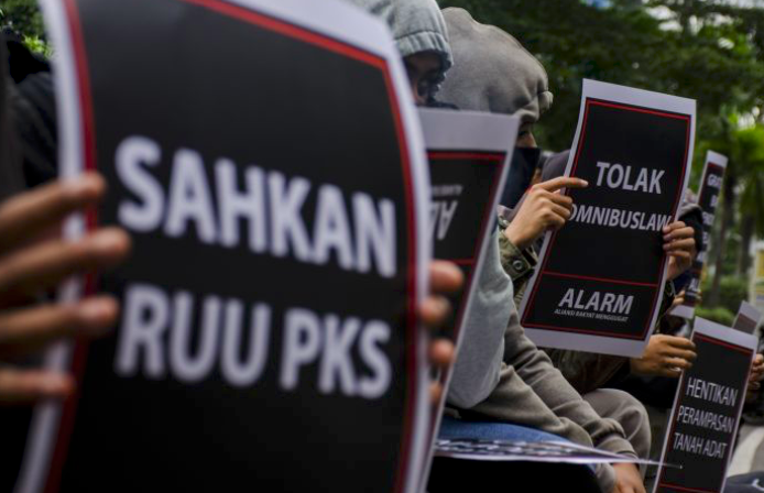 Sejumlah aktivis di Bandung, Jawa Barat, melakukan unjuk rasa termasuk soal pengesahan RUU PKS. 